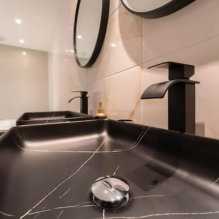 Avec 2 Jacuzzi Balneo, Parking 公寓 尼斯